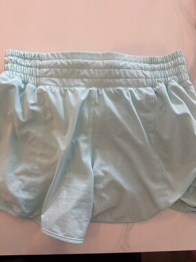 Lululemon hotty hot mint moment size 4 high rise 4 inch EUC